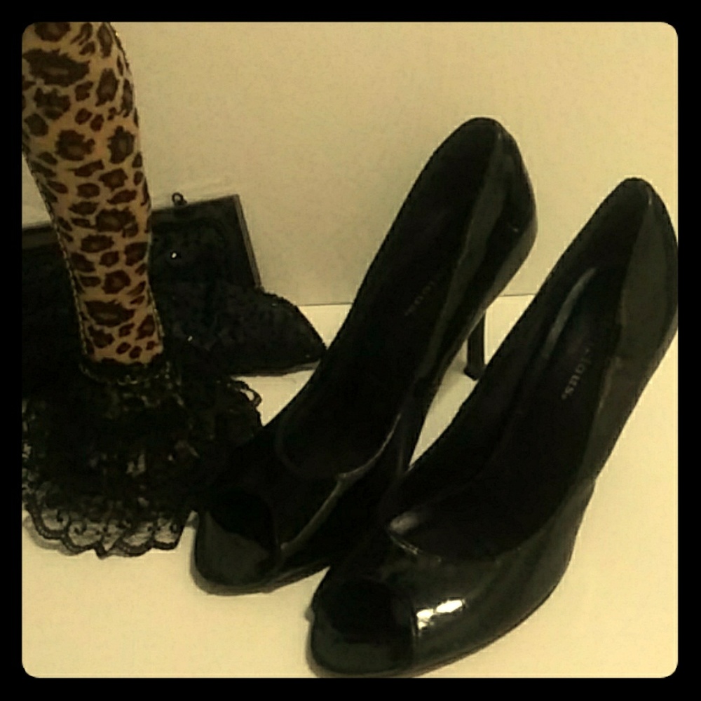 Delicious Black heels siz8